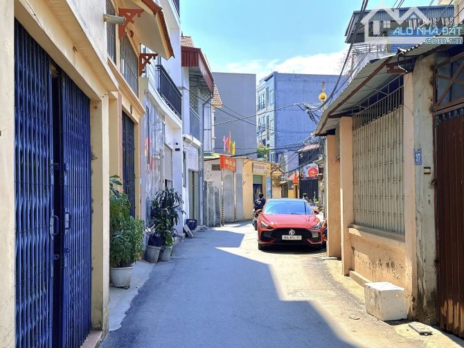 BÁN NHÀ PHAN TRỌNG TUỆ . TAM HIỆP . NHÀ ĐẸP MỚI . 40 M . 5 TÀNG . MT 3,5 M . GIÁ 6,5 TỶ