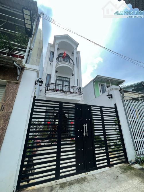Bán nhà đẹp mới xây gần chợ Ngô Quyền P6 Đà Lạt