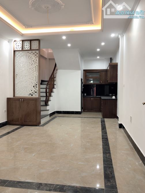 Hiếm!Nhà Miêu Nha,Do Nha,Tây Mỗ 35m2x5T thơm mùi sơn,oto đỗ sát nhà,TK hiện đại 5,05 tỷ