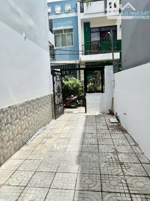 NHÀ 3 TẦNG HẺM XE HƠI - SỔ NỞ HẬU TÀI LỘC Nguyễn Bỉnh Khiêm phườbg 1 Gò Vấp giá 6ti 45 Nhà