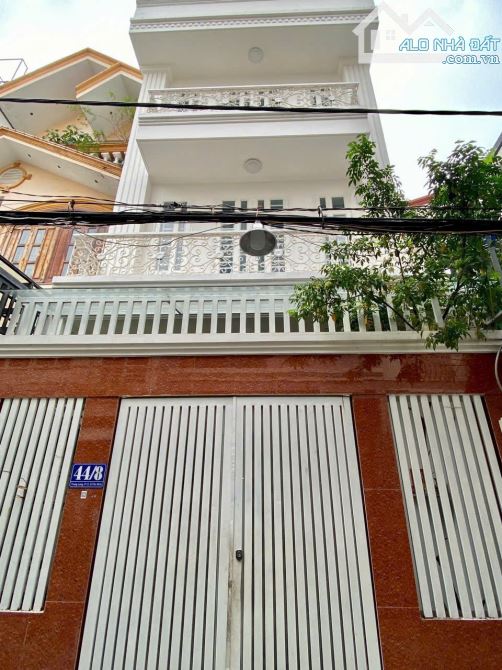 (Ngộp!) Bán nhà mặt tiền Q10 giá hẻm xe hơi, DT: 4,5x27m CN 113m2, 3 tầng nhà mới đẹp, chỉ