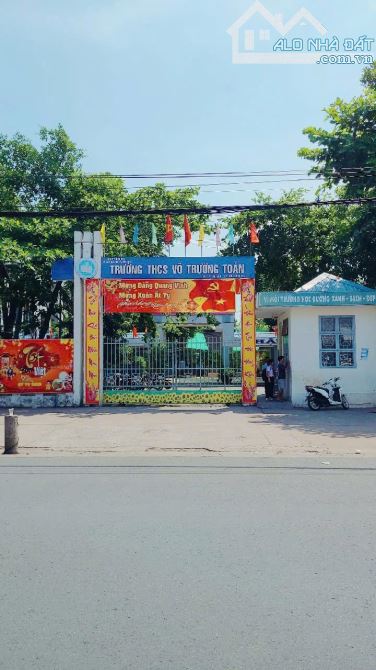 bán nhà 1 lầu 1trệt gân giáo xứ hoà bình giá 3ty300triệu