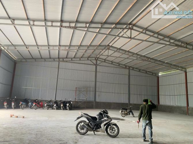 Cho thuê kho xưởng 450m2 trong kCN Lại Yên, Hoài Đức.