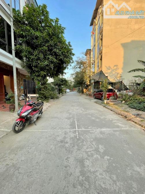 BÁN ĐẤT DV YÊN NGHĨA, 50M, VỈA HÈ, 9.9T