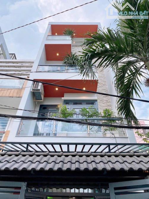 Đi nước ngoài định cư bán gấp nhà ở đường Nguyễn Đình Chiểu, phường 5, quận 3, giá 3 tỷ