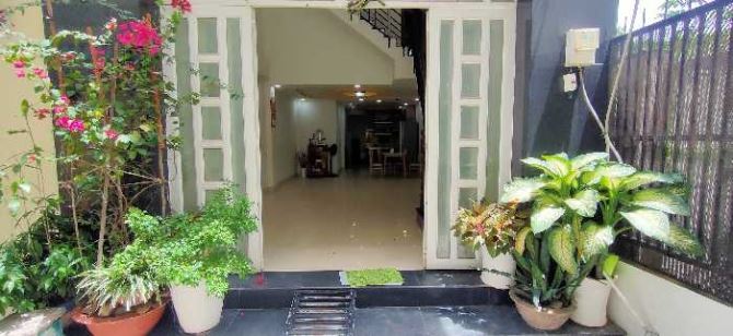 Siêu phẩm gần sân bay DT 70m2  hơn 6 tỷ - nhà 4 lầu mới, HXH thông