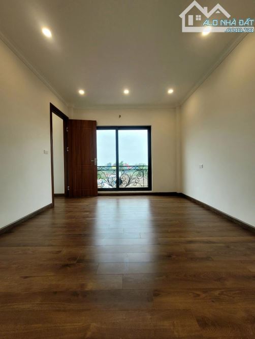 BÁN NHÀ P THẠCH BÀN LONG BIÊN. 62M²,6 TẦNG,  GIÁ 13 TỶ NHỈNH,THANG MÁY ,GARA Ô TÔ- ĐẸP NHƯ
