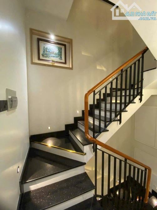 (Siêu vị trí)-MT Đỗ Ngọc Thạnh góc Nguyễn Chí Thanh Q11 ,DT 3,8x15m 4 lầu mới giá 15.9 tỷ