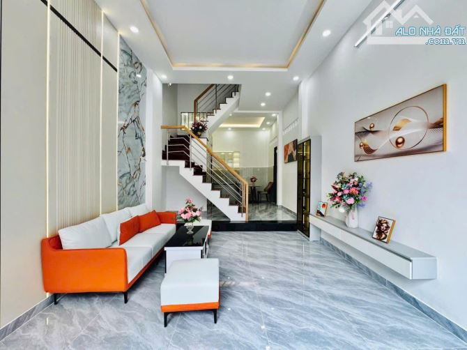 Bán nhà 2 tầng, 48m2 ngay Trần Thiện Chánh, Quận 10. Giá: 3 Tỷ 110. SHR, hẻm xe hơi 5m