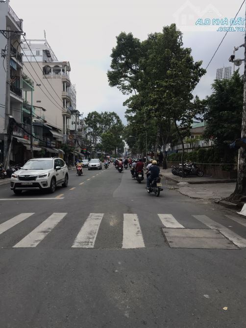 Bán nhà mặt tiền Đất Thánh - ngay Cư Xá Bắc Hải. DT: 4.2x27m, 3 tầng, giá chỉ 15.8 tỷ