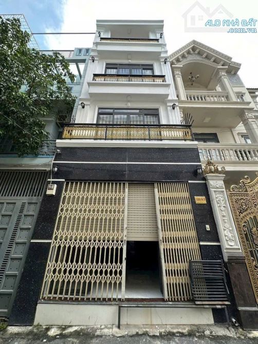 Cho thuê hẻm 6m Lê Thị Chợ, Quận 7 DT 4,5 x12m, 3 lầu. Giá 23 triệu