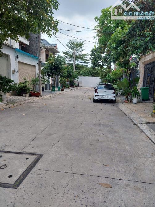 Cần bán nhà HXH Trần Thị Do, P. Hiệp Thành, DT 5x25, giá 6,5 tỷ TL