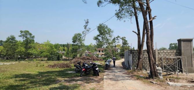 Bán đất đẹp mặt đường Thiên Thái - đường 19,5m