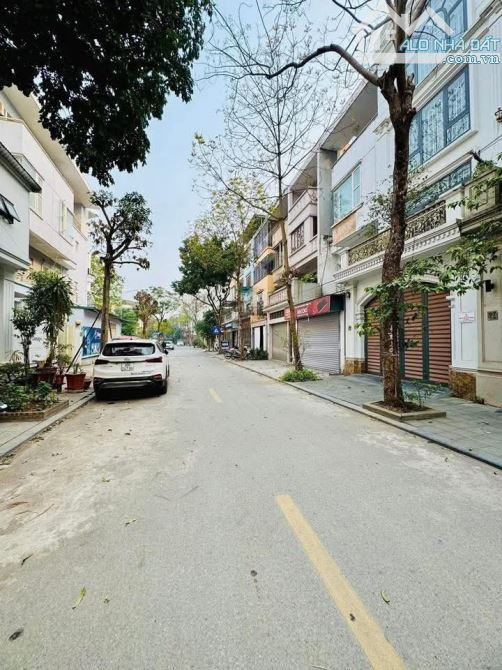 BÁN NHÀ PHÂN LÔ VĂN PHÚ - QUẬN HÀ ĐÔNG - VỈA HÈ - GARA Ô TÔ TRÁNH - 100M X 4 TẦNG - MT 5M