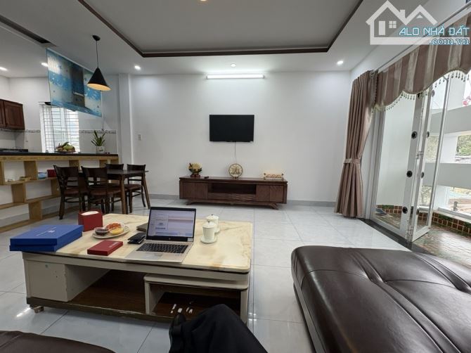 MẶT TIỀN PHẠM CỰ LƯỢNG - KINH DOANH SẦM UẤT