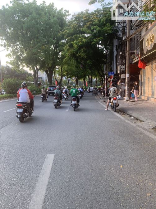 Bán nhà 6T Đường Láng, Đống Đa, 35m2, MỚI KOONG ở ngay, 9.5 tỷ