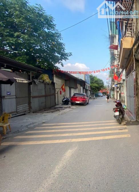 Bán nhà Vĩnh Hưng 42m2, mặt tiền 4m, ô tô kinh doanh nhỉnh 9 tỷ