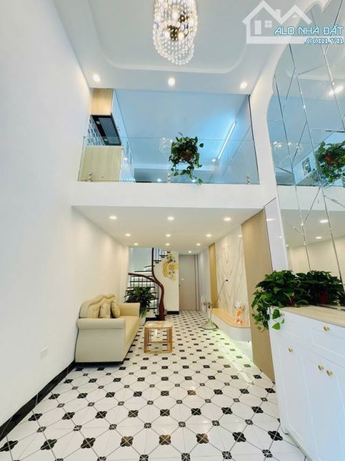 BÁN NHÀ KHÂM THIÊN, DT 28M x 5 TẦNG, NHỈNH 6 TỶ, NGÕ NÔNG, VỊ TRÍ SIÊU ĐẸP