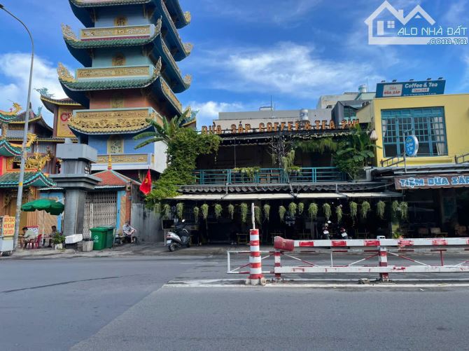 Bề ngang mặt tiền 11m quá hấp dẫn - Mặt đường Nguyễn Thái Sơn VIP - Đang sẵn HĐT 15tr