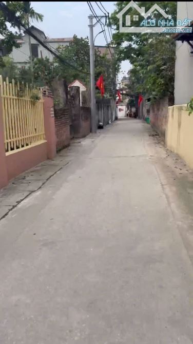 Thôn 3 Vạn Phúc, Thanh Trì, Hà Nội. DT: 45m, MT:5m, lô góc, oto vao đất, 50m ra Chợ Vạn 3