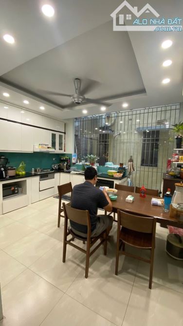 CẦN BÁN NHÀ MẶT PHỐ – TỔNG CỤC 5, TÂN TRIỀU  * Diện tích: 70m² * 5 tầng * Mặt tiền 4.6m  *