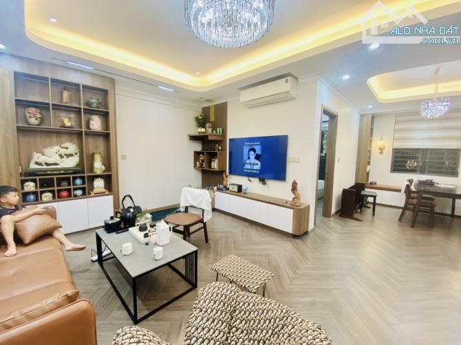 Cực hiếm  Hồ Tùng Mậu, Căn hộ chung cư 2PN thang máy, ở sướng giá chỉ 3tỷ