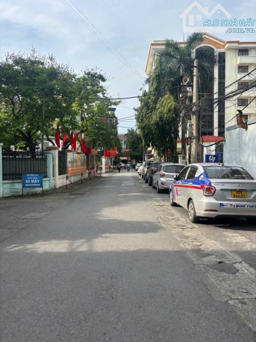 Bán nhà  Phố Vĩnh Phúc, Ba Đình - Nhà phân lô - ngõ ô tô đỗ cửa - 48m x 5T, 17.2 tỷ
