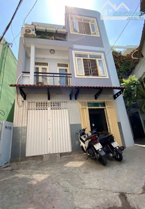 Bán gấp giá rẻ nhà 1/ Đường Calmette Quận 1 DT khủng 6,5mx8m CN 48m2 3 Tầng chỉ 10.5 Tỷ