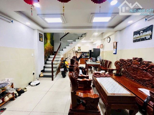 Bán Nhà Gò Vấp 4PN – Hẻm Xe Hơi Lê Đức Thọ – Ở Ngay, Giá Tốt 6 Tỷ!