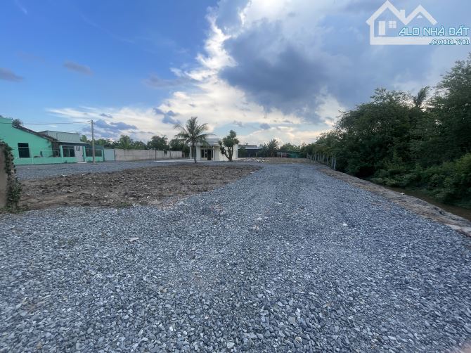 🔥 HẠ CHÀO 2 TỶ- GIÁ MỚI CHỈ 23T – ĐẤT KHỦNG 2.232M² – GẦN FULL THỔ CƯ – MẶT TIỀN XE CONT