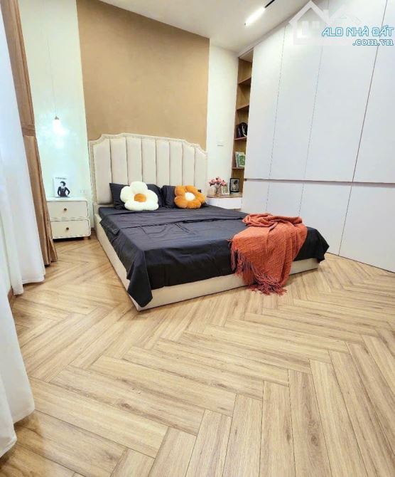 DUY NHẤT 1 CĂN TẠI TRƯỜNG CHINH NGÕ THÔNG KINH DOANH, 4 TẦNG DÂN XÂY, LÔ GÓC GIÁ 10.X TỶ