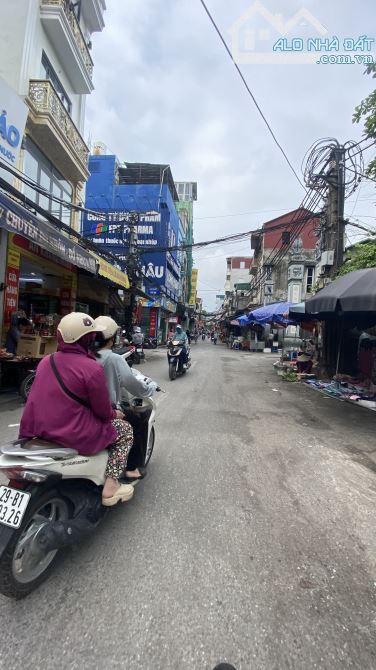 SIÊU PHẨM NAM DƯ  - 50m mt 4.5m  9.450 tỷ– PHÂN LÔ – Ô TÔ VÀO NHÀ – THANG MÁY – FULL CÔNG