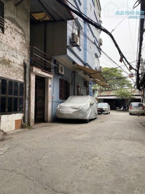 Nhà Phố Kim Đồng 40M, 6 tầng, mặt tiền 3.7m giá 13.6 tỷ, Ô tô tải dỗ cửa, kinh doanh.