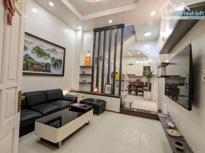 Bán nhà phố Lê Trọng Tấn, Thanh Xuân, tiện kinh doanh 4 tầng 47m2 giá 14.5 tỷ
