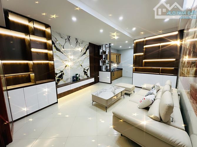 BÁN NHÀ XUÂN LA – GẦN Ô TÔ – NHÀ ĐẸP Ở NGAY - FULL NỘI THẤT THOÁNG ĐẸP 7.95 Tỷ