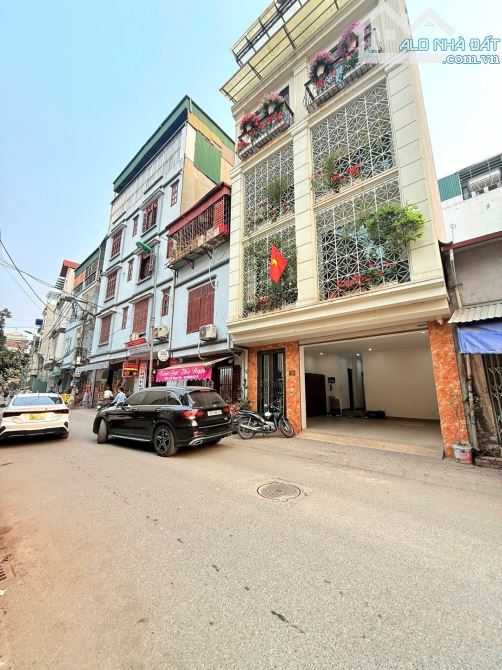 NHÀ ĐẸP, Ô TÔ TRÁNH,DÂN XÂY,Ngọc Hà, Ba Đình, dt 55m2 x 5 tầng, mt 5.3m, giá 18.5 tỷ.