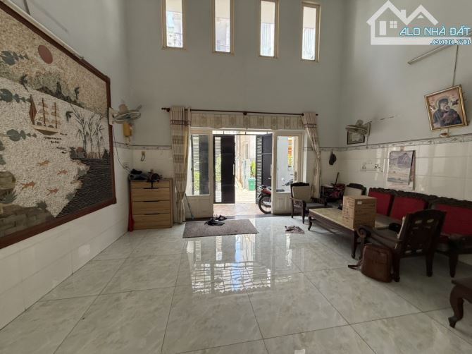 Nhà 100m² (5x20), 5PN, Kế Bên ETOWN Cộng Hòa – Sổ Nở Hậu, Nhỉnh 7 tỷ!