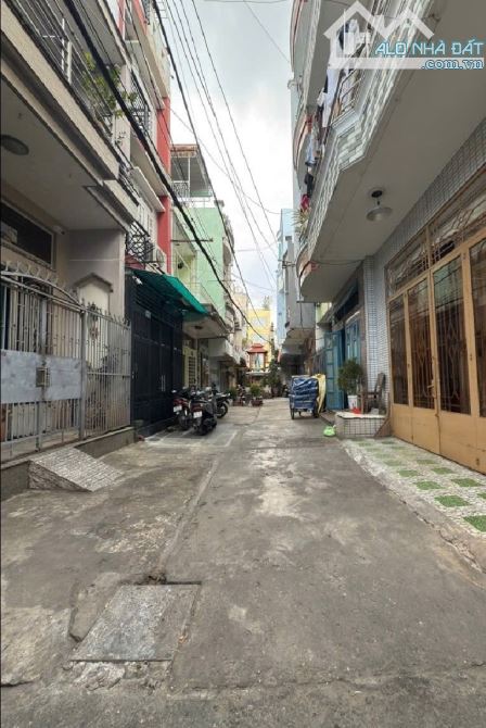 Khu VIP Bàu Cát - Đồng Đen 37m2 x 3 tầng  xe hơi đỗ cửa - 1 căn ra mặt tiền