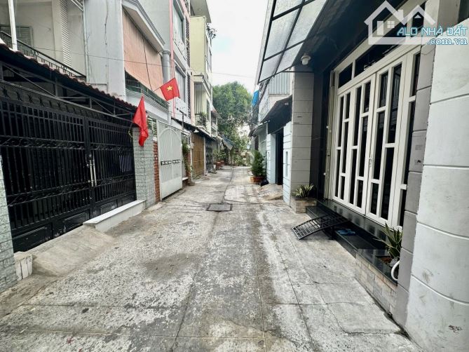 HẺM XE HƠI - GẦN CHỢ BÀ CHIỂU - 52M2 - SỔ VUÔNG - CHỈ 6,78 TỶ - P24 BÌNH THẠNH
