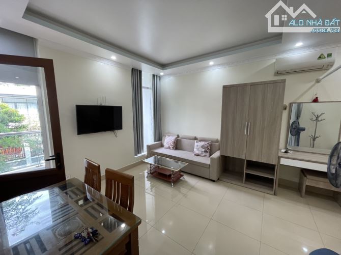 Cho thuê căn hộ 1 ngủ rộng rãi (40m2) tại Waterfront City.