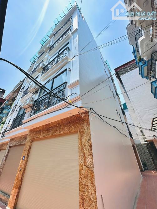 Bán nhà Đường Cầu Giấy - 48m2 - 6 tầng - 4m mặt tiền - 12.2 tỷ
