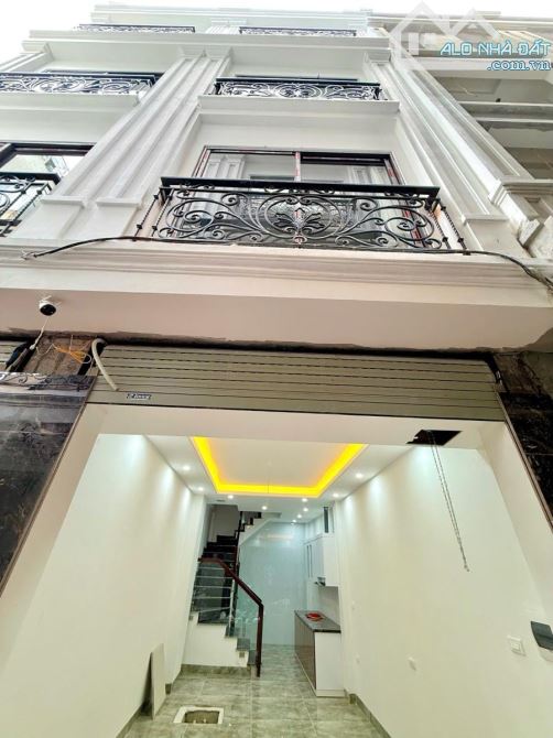 Bán nhà cực đẹp Hồ Tùng Mậu 5 tầng 32m2 6,99 tỷ có thương lượng