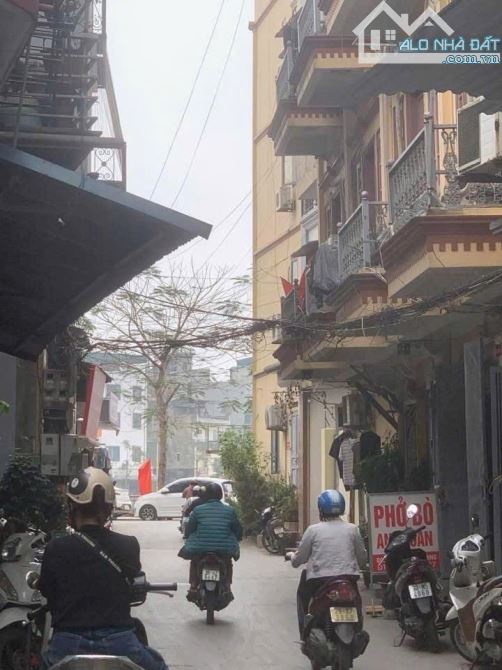 BÁN NHÀ Mặt Ngõ Linh Quang, Đống Đa, DT 30m, 2 Tầng, MT 4,15m 🧧 Gia 6 Tỷ