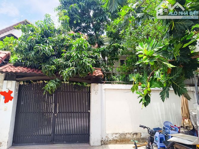 Biệt thự ngang khung 9m, 250m2, hẻm xe tải khu Kiều Đàm Q7, cách quận 1 chỉ 1 cây cầu
