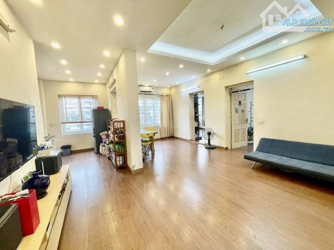TẬP THỂ XUÂN LA – Ô TÔ – 500M RA HỒ TÂY – THOÁNG – 68M – TẦNG 5 – GIÁ 4,6 TỶ