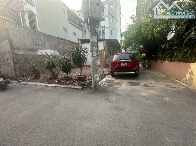 Cực hiếm lô góc 40m2 cạnh đường Y chợ sinh viên Nông Nghiệp, Trâu Quỳ, Gia Lâm
