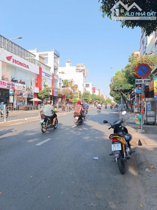 Bán nhà MTKD Nguyễn Sơn Tân Phú 8.4x17.5m đúc 2 lầu giá 41 tỷ TL (gần Lê Khôi)