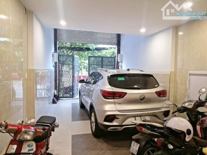 Nhà mới ở ngay, 4 Tầng, 80m2, mặt tiền hẻm kinh doanh 6m, nội thất cao cấp, Huỳnh Tấn Phát