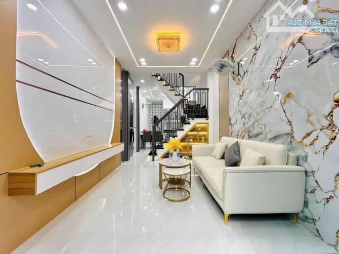 NHÀ HẺM XE HƠI THÔNG P9 GÒ VẤP - NHÀ MỚI ĐẸP - SỔ VUÔNG VỨC - CHỈ NHỈNH 4 TỶ