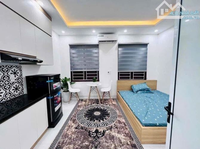 Tòa CHDV Xã Đàn 18 phòng, DT 1.2 tỷ/năm, cách ô tô 15m, nhà mới, 2 mặt thoáng, gần phố,70m